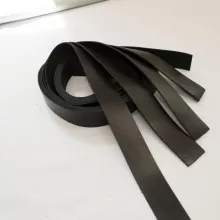 Кожа Ременная заготовка, обработанная с изнанки, черная 3,5+